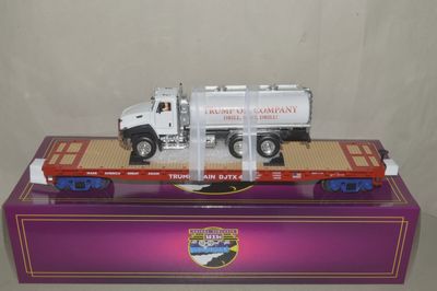 MTH O 20-92440D President Donald Trump flat car w/tank truck