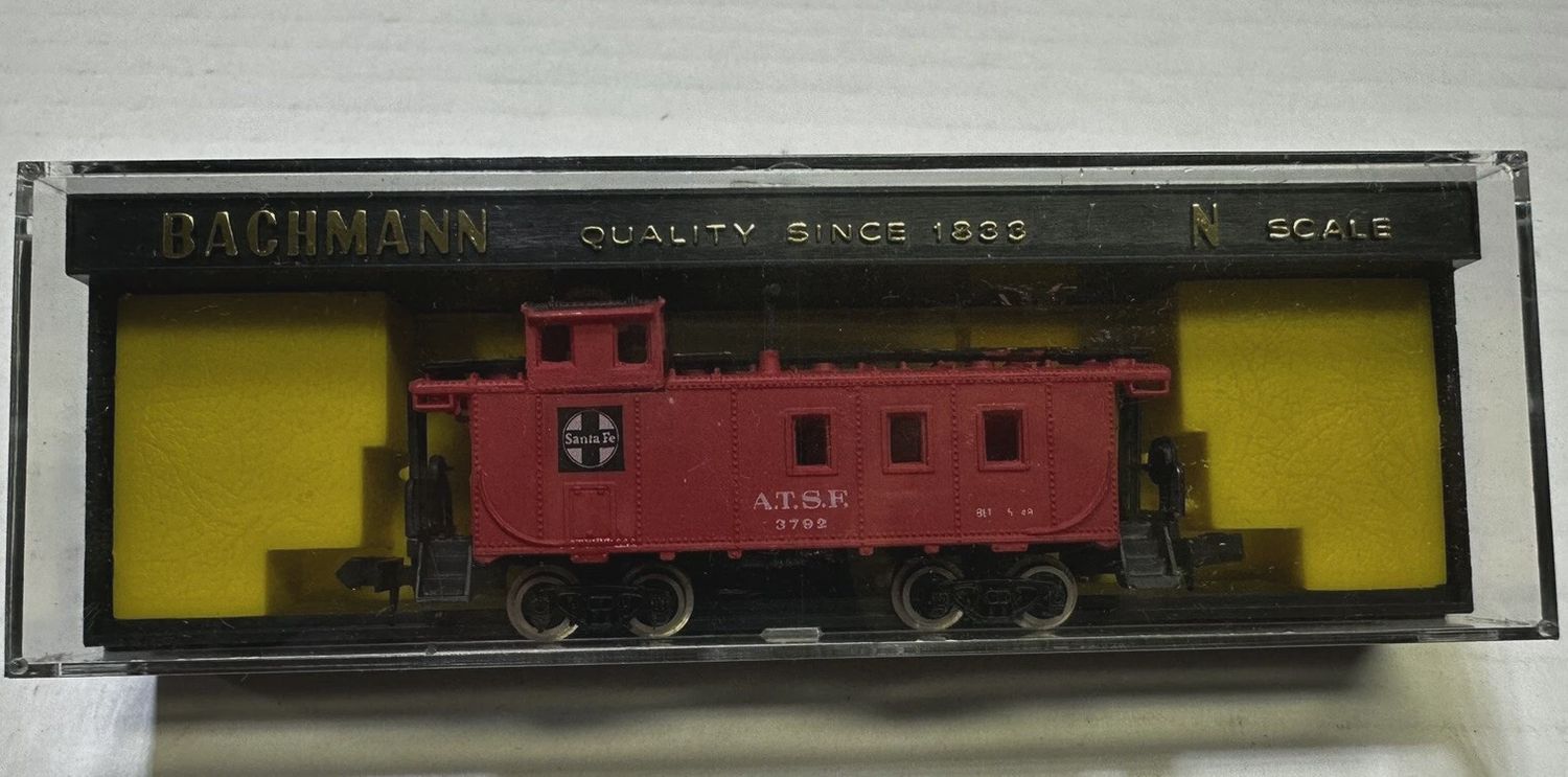 Used N Bachmann 5406 36&#39; Steel Caboose ATSF 3792
