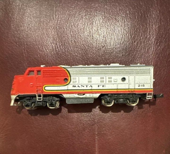 Used N Bachmann ATSF/Santa Fe #215 No Box