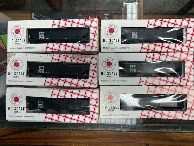 NOS HO Stewart Hobbies 10324 (6) KCS 3-Bay Hoppers w/Kadee type couplers