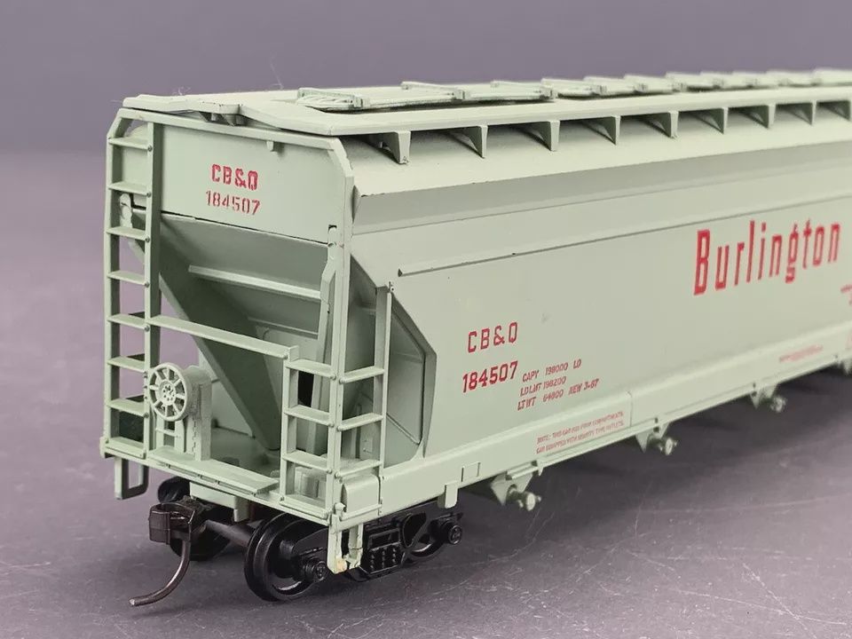 Used HO Athearn CB&amp;Q-184507 ACF Center Flow Hopper