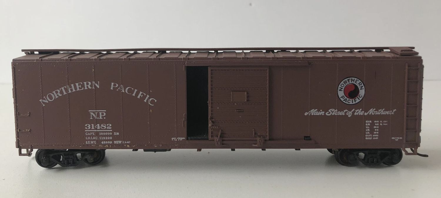 Used HO Athearn NP-31482 40&#39; Box Car