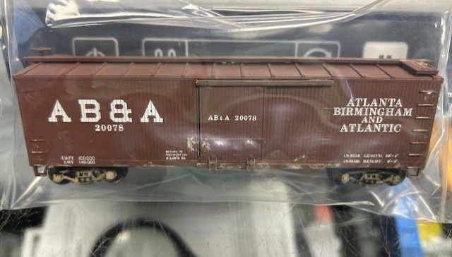 Used HO Walthers AB&amp;A 20078 40&#39; Wood Box Car w/Kadee Couplers