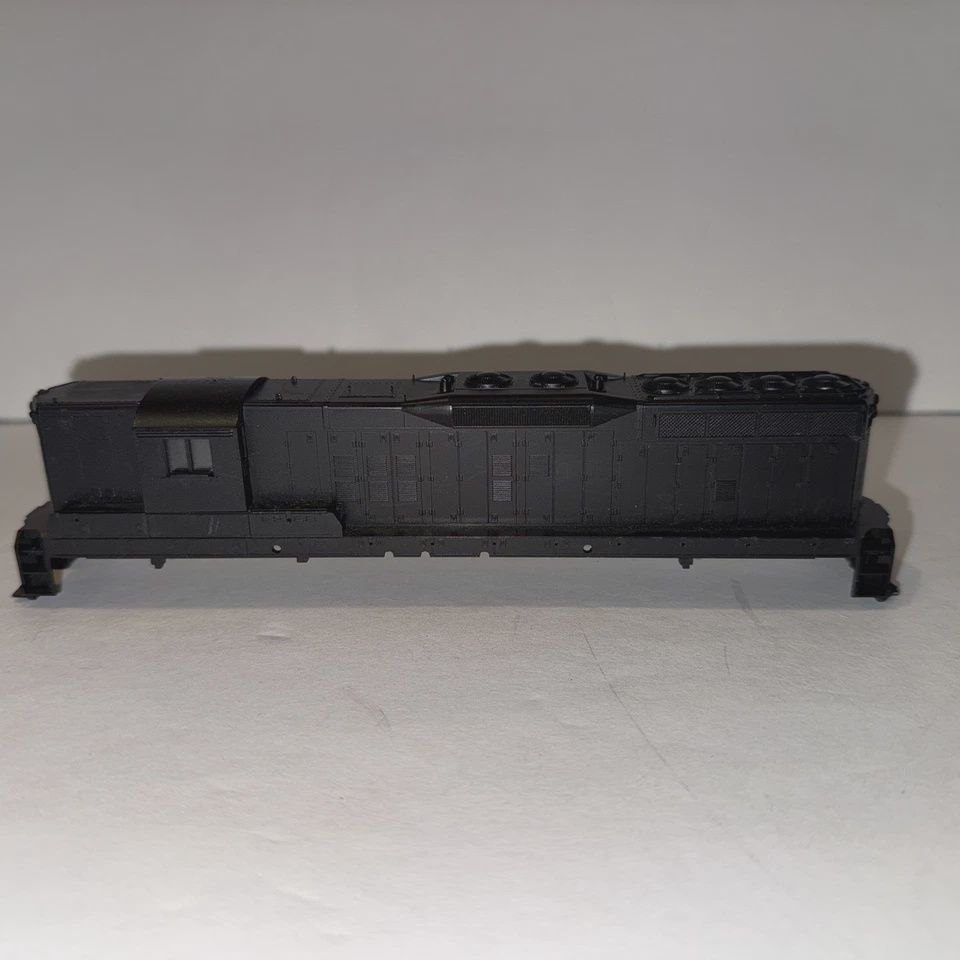 Used HO Athearn SD9 Undecorated Shell