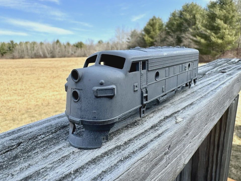 Used HO Athearn F7A Undecorated Shell