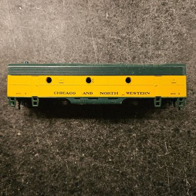 Used HO Athearn C&amp;NW 4072B Shell