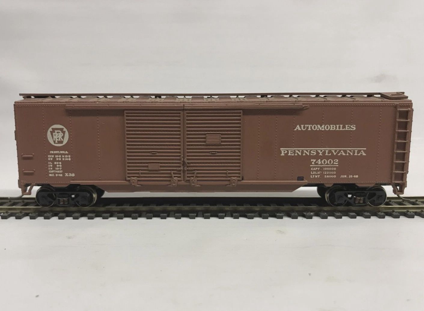 Used HO Athearn PRR 74002 50&#39; Box Car w/Kadee couplers