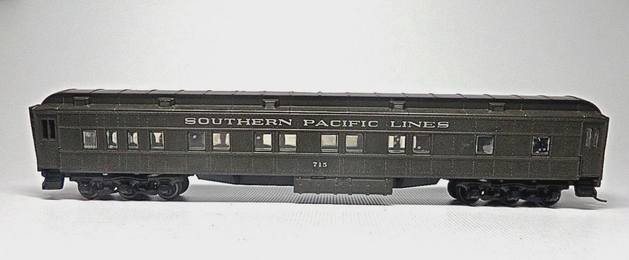 Used HO Athearn 1863 Southern Pacific Heavyweight Pullman 715 (Accepts Kadee $148 couplers)