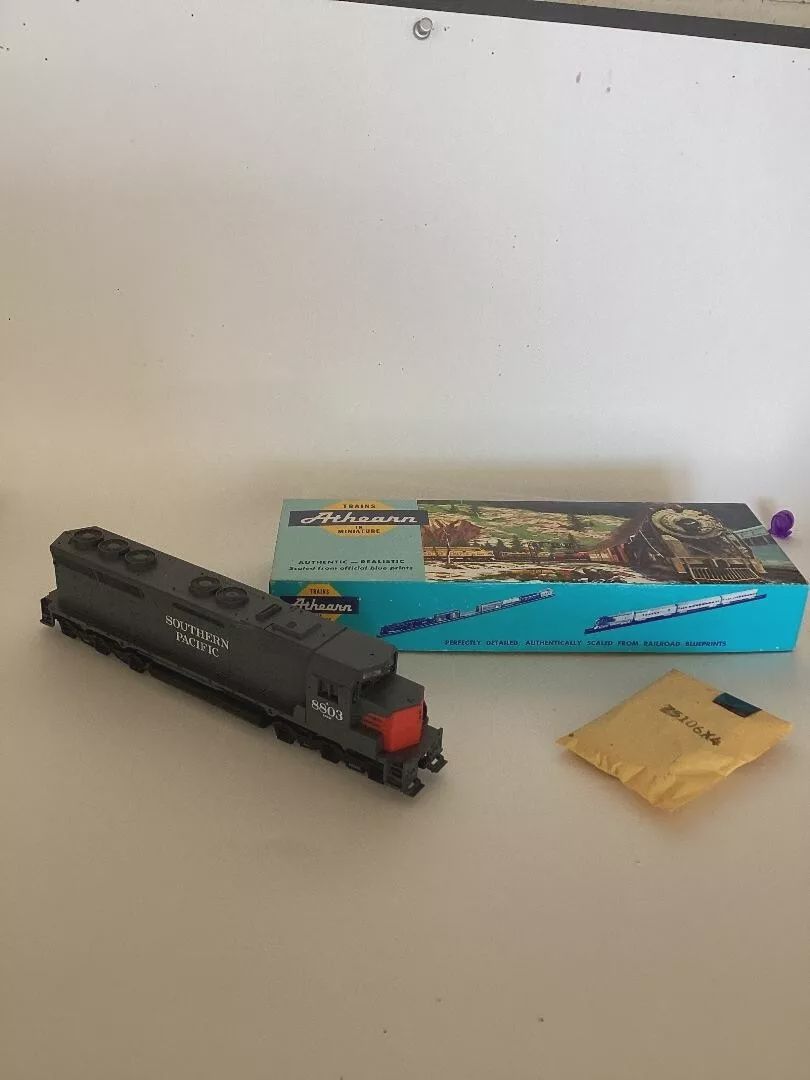 Used HO Athearn 4182 Dummy SD45 Southern Pacific # 8803, Accepts Kadee #148 couplers