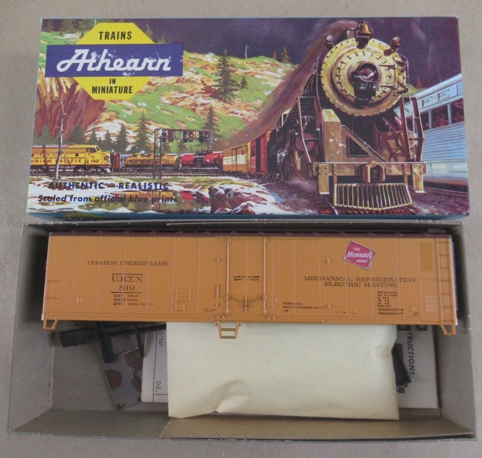 NOS Athearn HO #1620 Milwaukee Orange 50&#39; Mechanical Reefer URTX 819 Kit