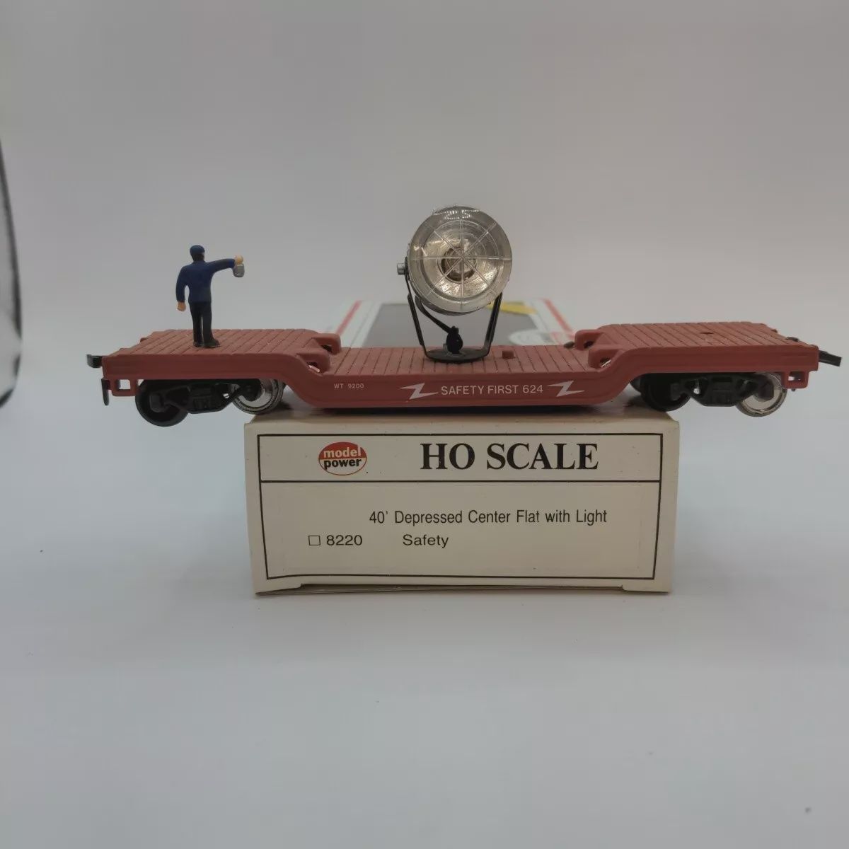 Used N Model Power 4100 Metal Searchlight Car 624 w/Figure