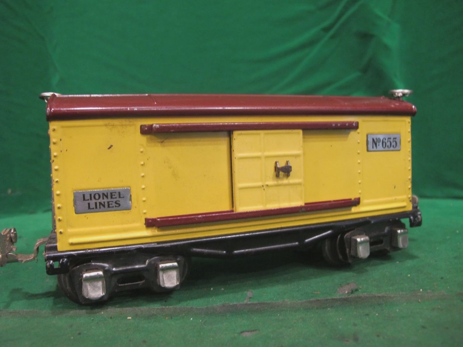 Used O Lionel Box Car 655