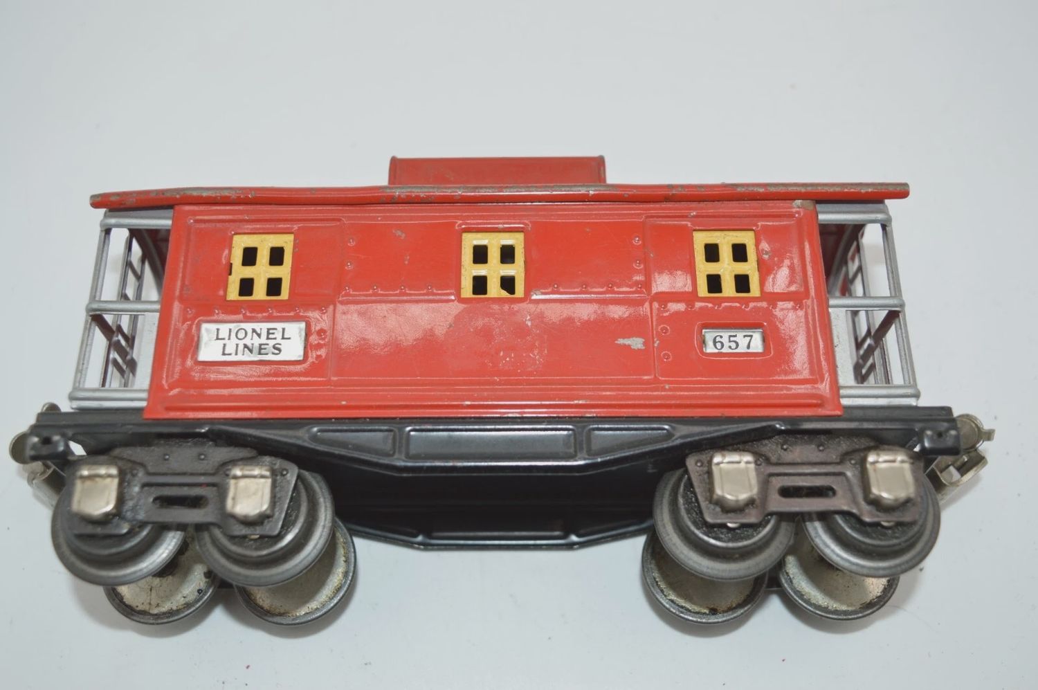 Used O Lionel Caboose 657