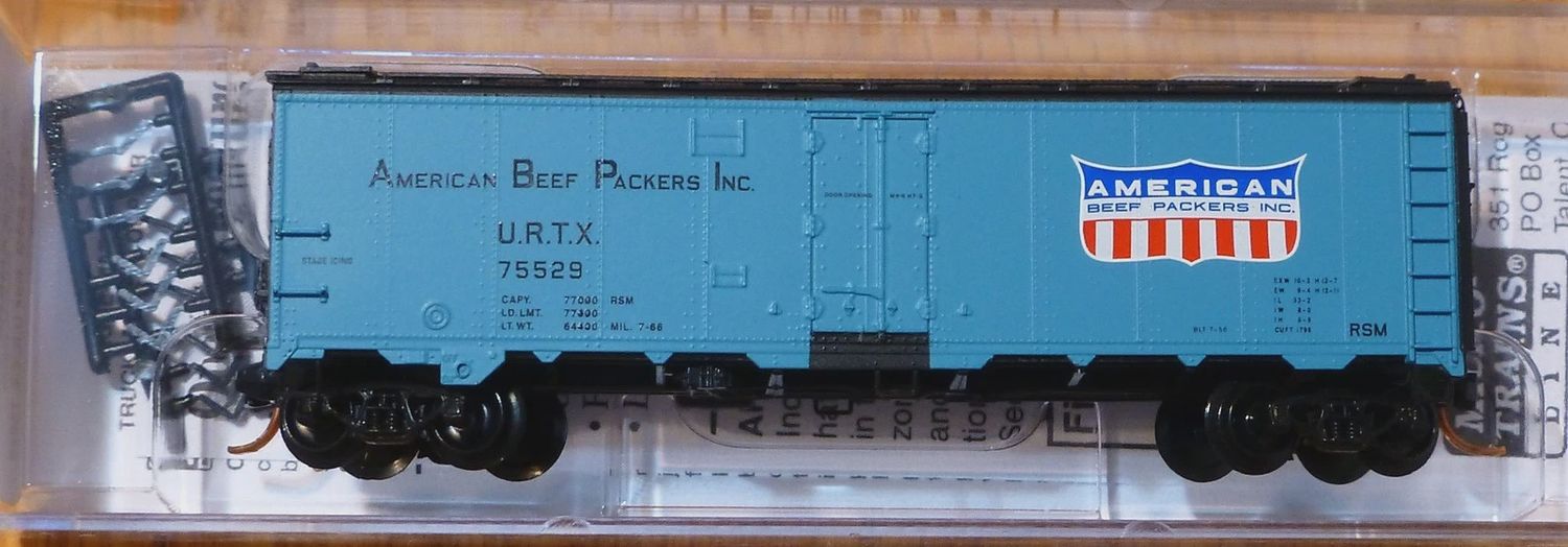 Used Micro-Trains N 059 00 540 40&#39; Steel Ice Reefer w/Preco Fan URTX American Beef Packers