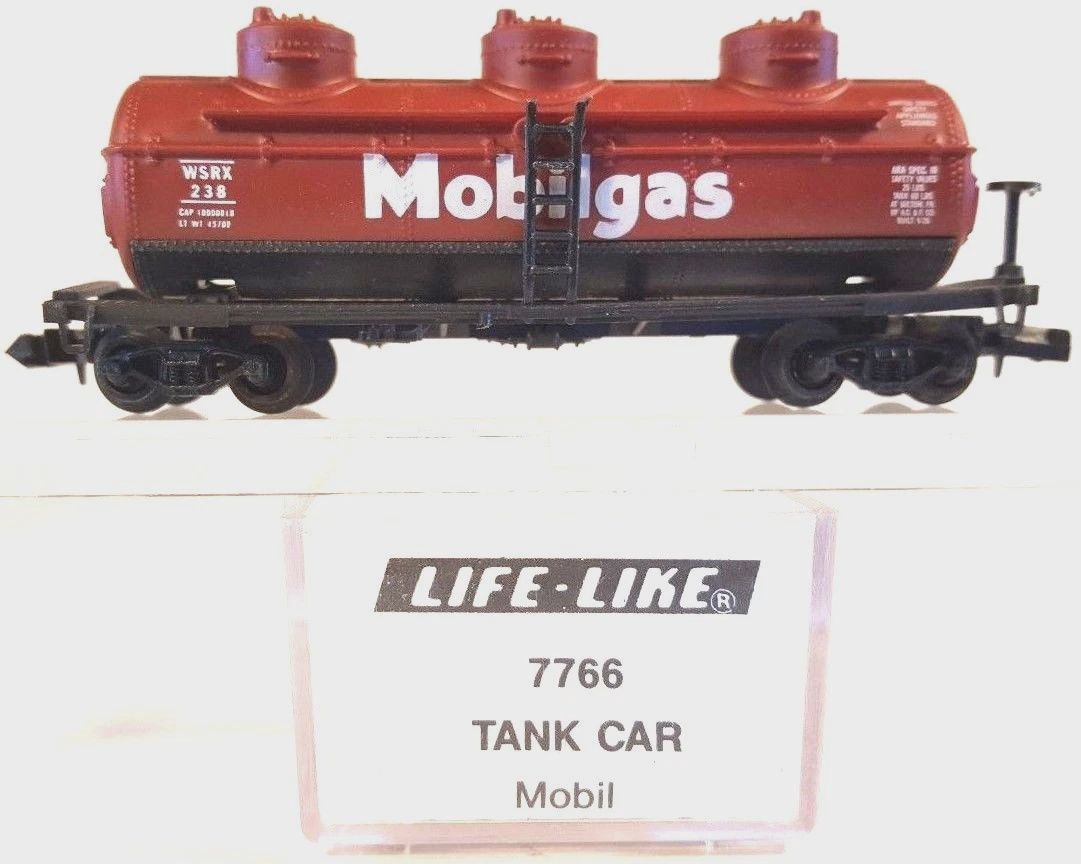 Used Life-Like N 7768 3 Dome Tank Car Mobilgas Road #WRSX 238