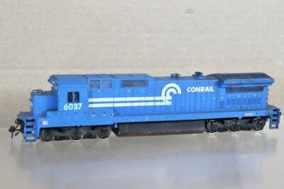 Used N Bachmann Spectrum Dash-8 Con-Rail 6037 Locomotive-DCC