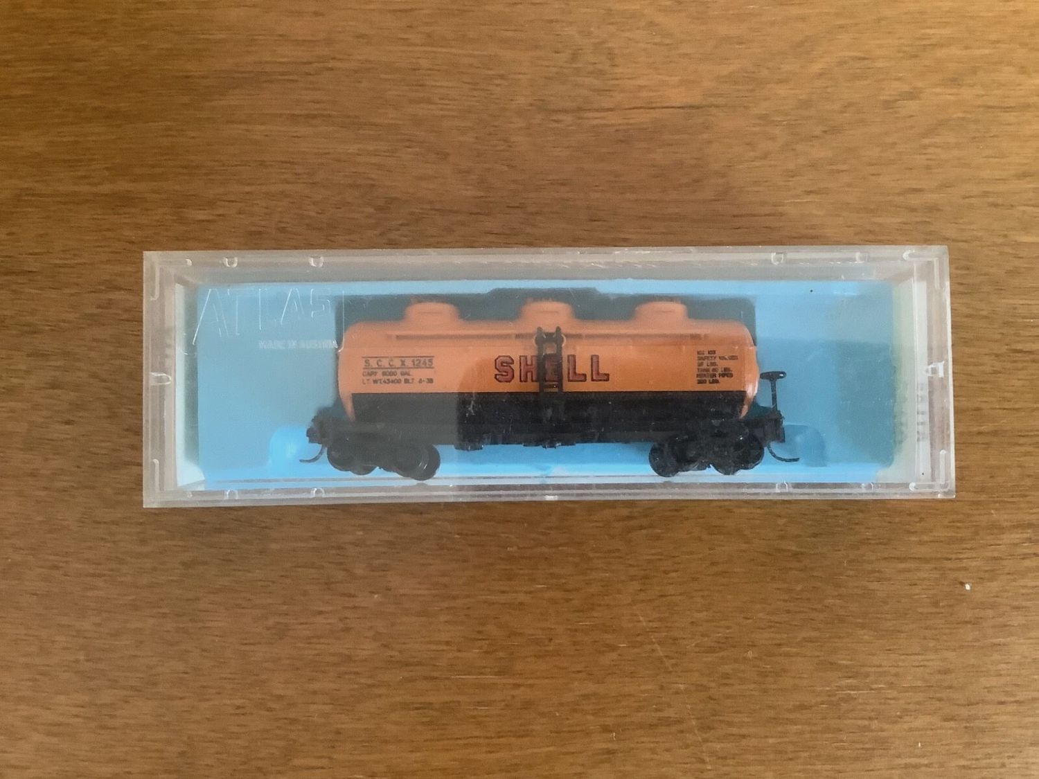 Used N Atlas 2291 Shell 3-Dome Tank Car