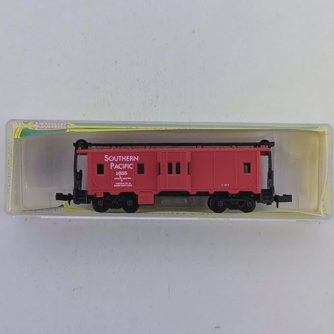 Used N Model Power 3122 SP Bay Window Caboose-1655