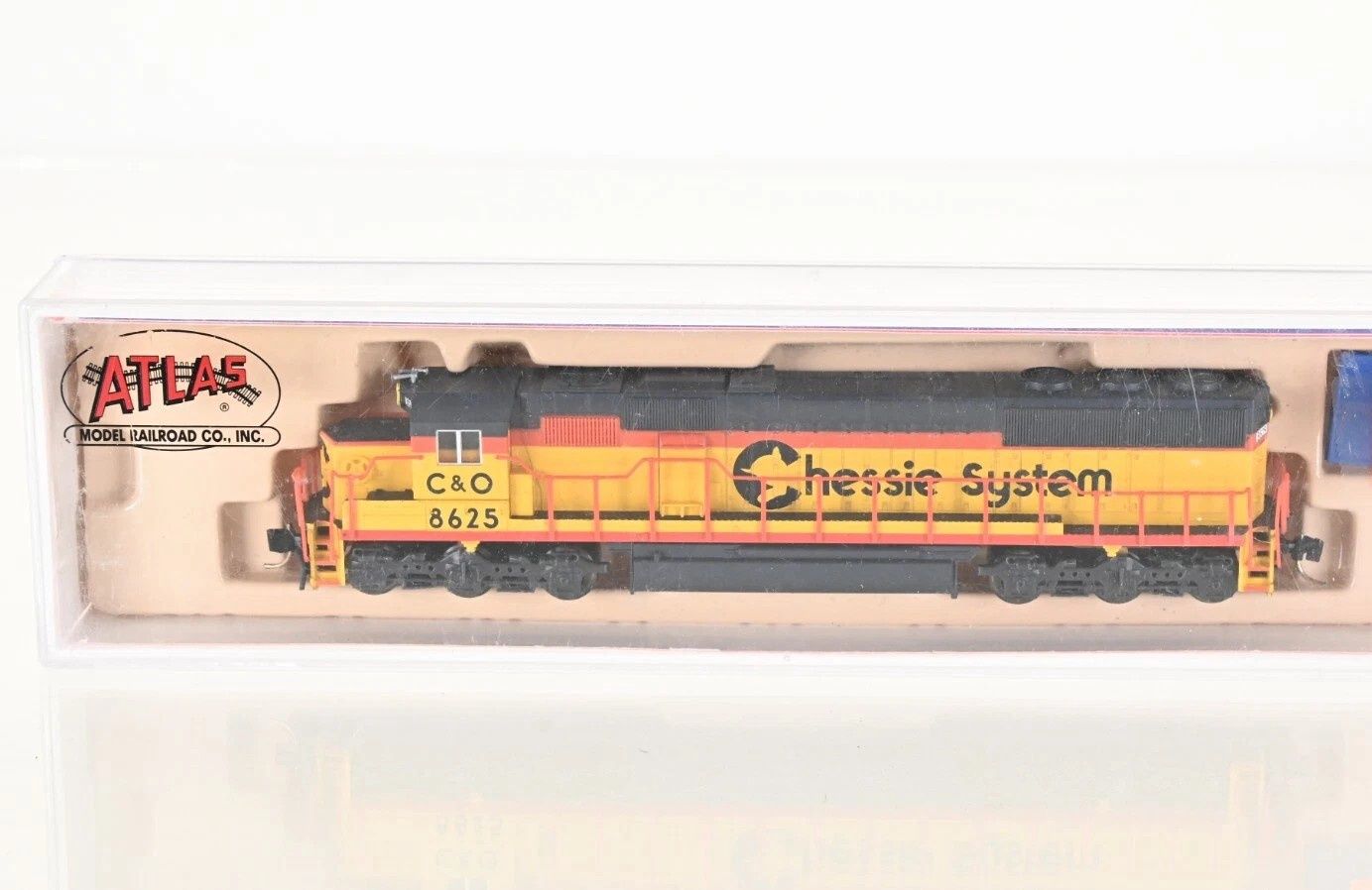Used N Atlas 49302 SD-50 Chessie System #8625 w/DCC