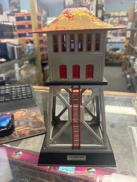 Used O Lionel #438 Signal Tower