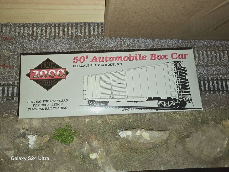 Life-Like HO 50&#39; U.P. 161367 Automobile Box Car