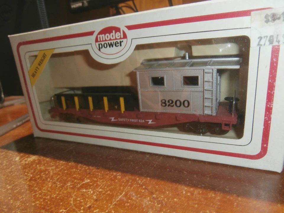 Model Power HO 8200 40&#39; Work Caboose-SAFTY FIRST/NOS