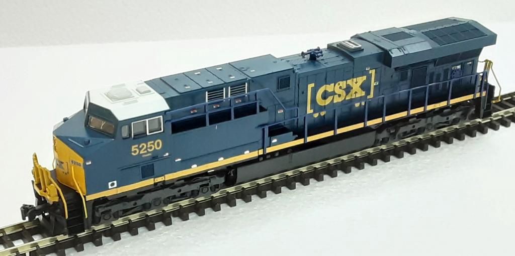 Used Kato N 176-8936 CSX ES44DC Road #5250