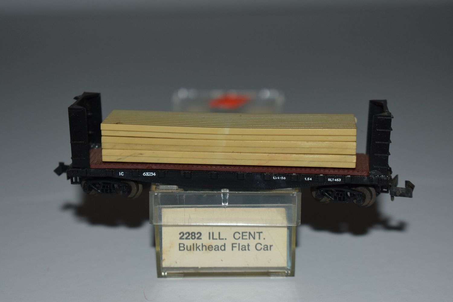 Used N Atlas IC 63234 Bulkhead Flatcar with Lumber Load