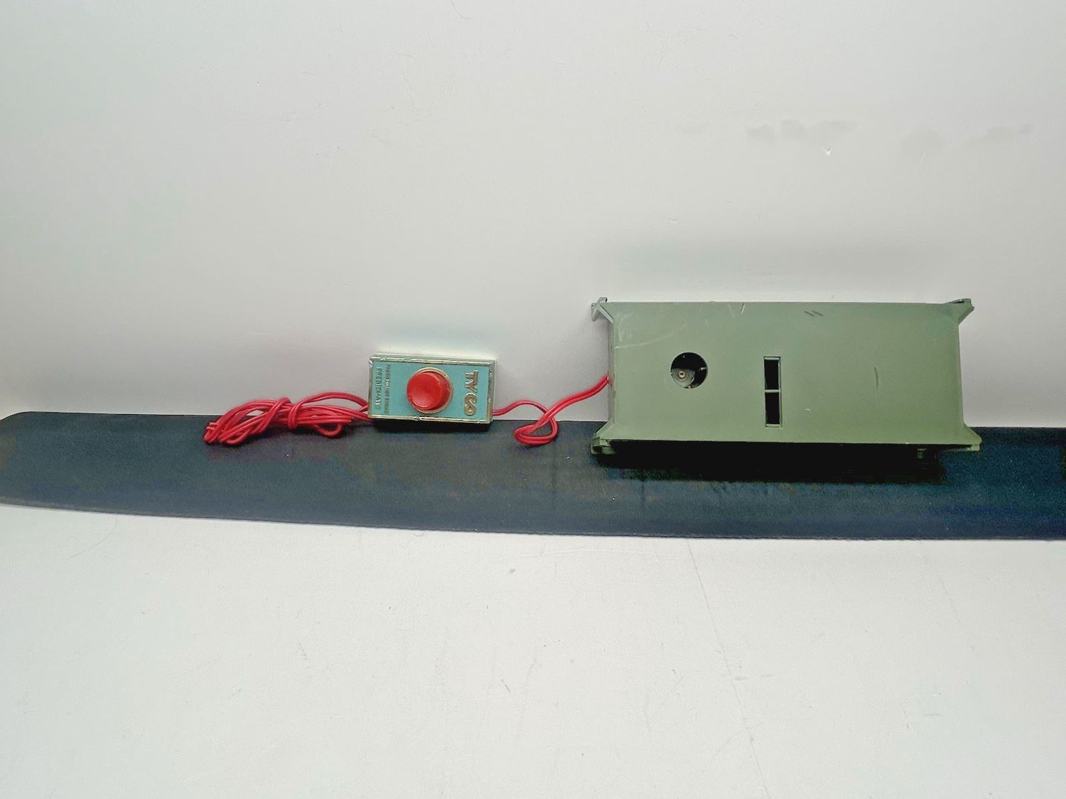 Used HO Tyco Train Whistle w/Push-button Controller