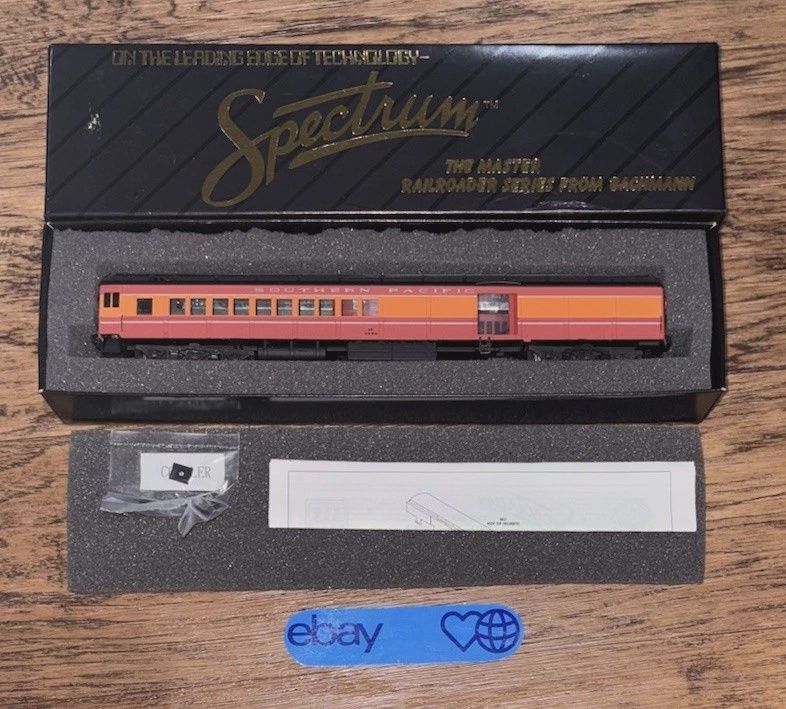 Used HO Spectrum 6-Car Passenger Set