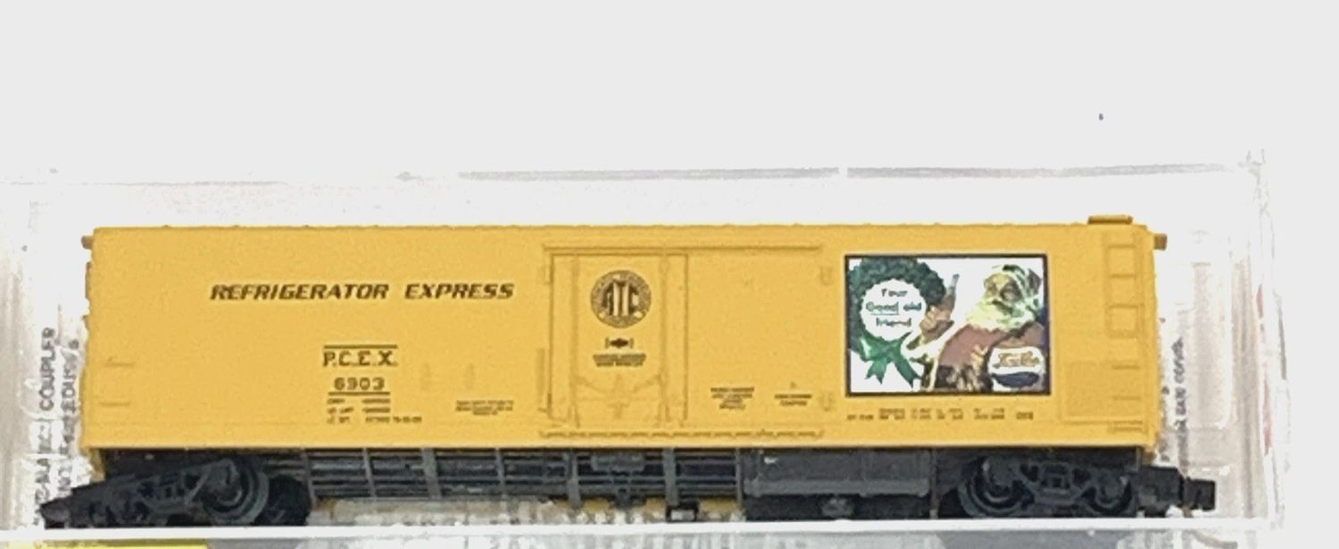 Used N  Micro Trains PCEX 6903 Pepsi Christmas &quot;Your Good Old Friend&quot;
