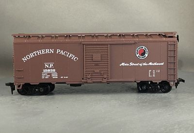 Used HO Athearn Northern Pacific Freight Car Kit 15832