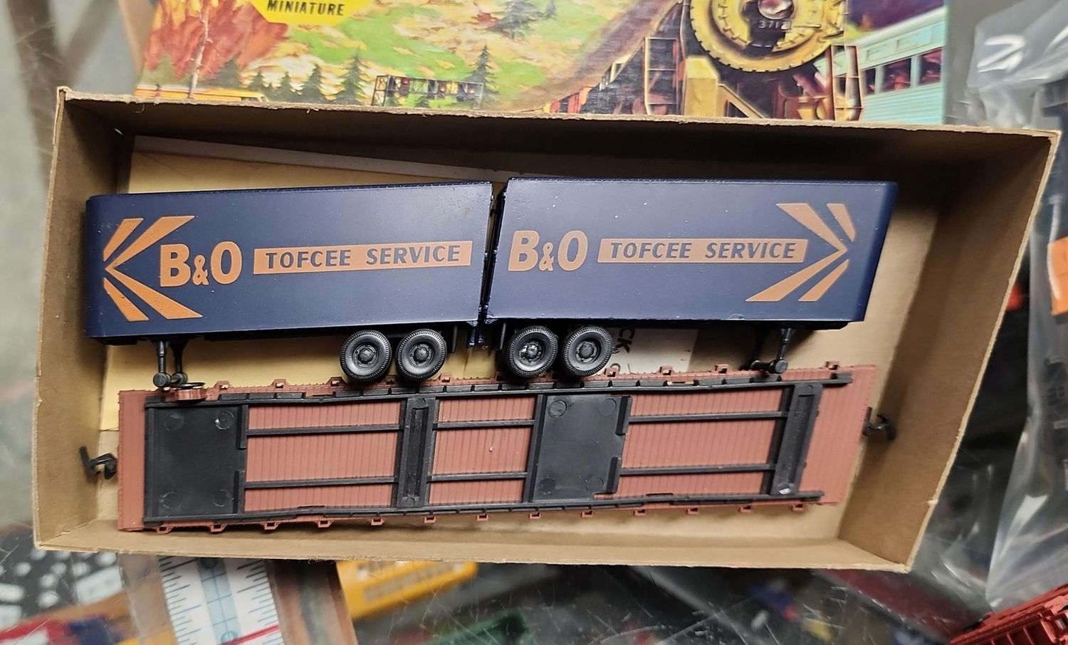 Athearn HO Pennsylvania 50&#39; Flat Cat w/ 2 B &amp; O Tractor Trailers 474200BO