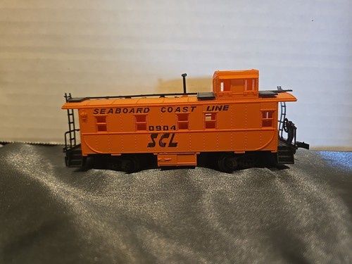 Used HO Scale SCL/Seaboard Coast Line Caboose 0904