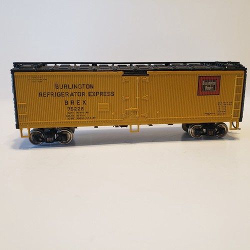 Used HO Burlington Refrigerator Express Freight Car BREX #75226