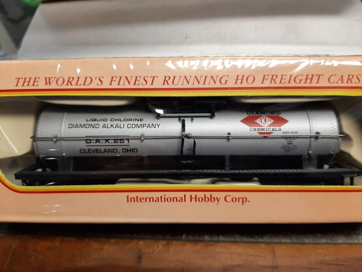 Used HO Scale &quot;Diamond Alkali Co.&quot; Tanker #DAX251