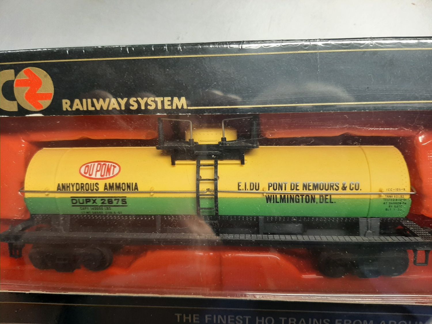 Used HO DuPont Tanker w/ platform DUPX2675