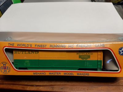 Used HO Mehano "Rutland Green MT Gateway" box car #100