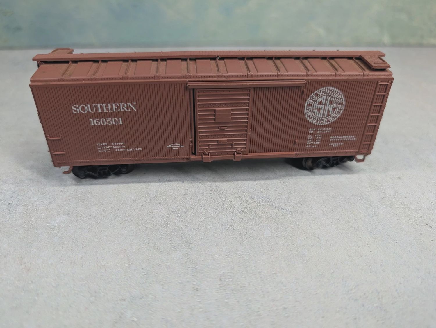Used HO Athearn 16050140&#39; Wooden Box Car Southern