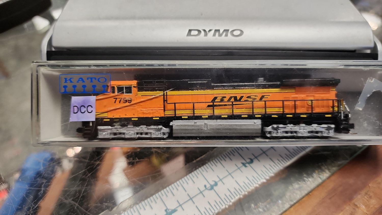 Used N Kato 176-2113 BNSF Swooch Road #7799