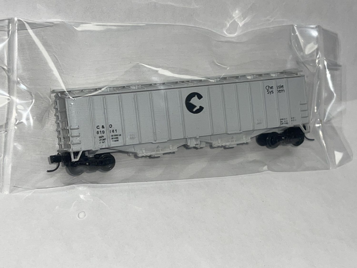 Used N Micro Trains 619141 Chessie System