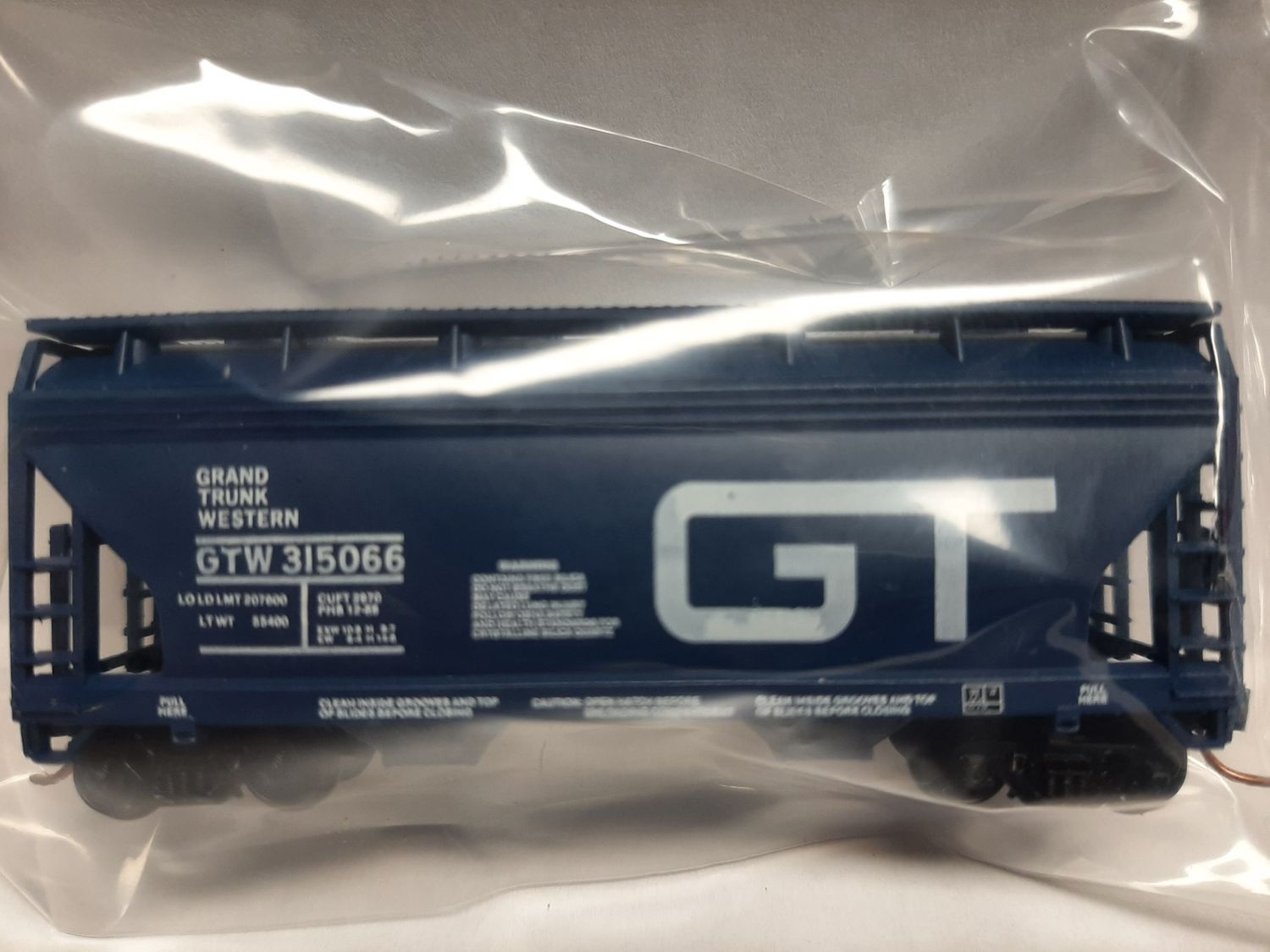 Used N Scale Grand Trunk Western Covered Hopper #315066