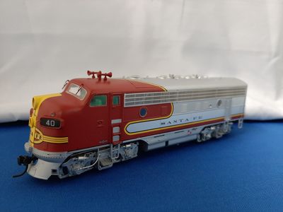 Used HO Intermountain 49005S-10 SF Warbonnet Road #'s 40A &amp; 39B