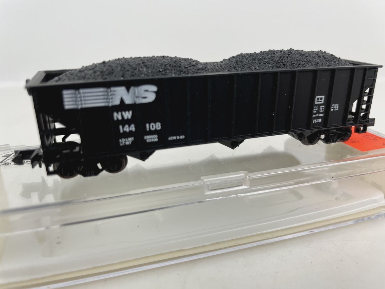 Used N Atlas 3283 NS Norfolk Southern 90-Ton 3-Bay Open Hopper #144108 w/ Load