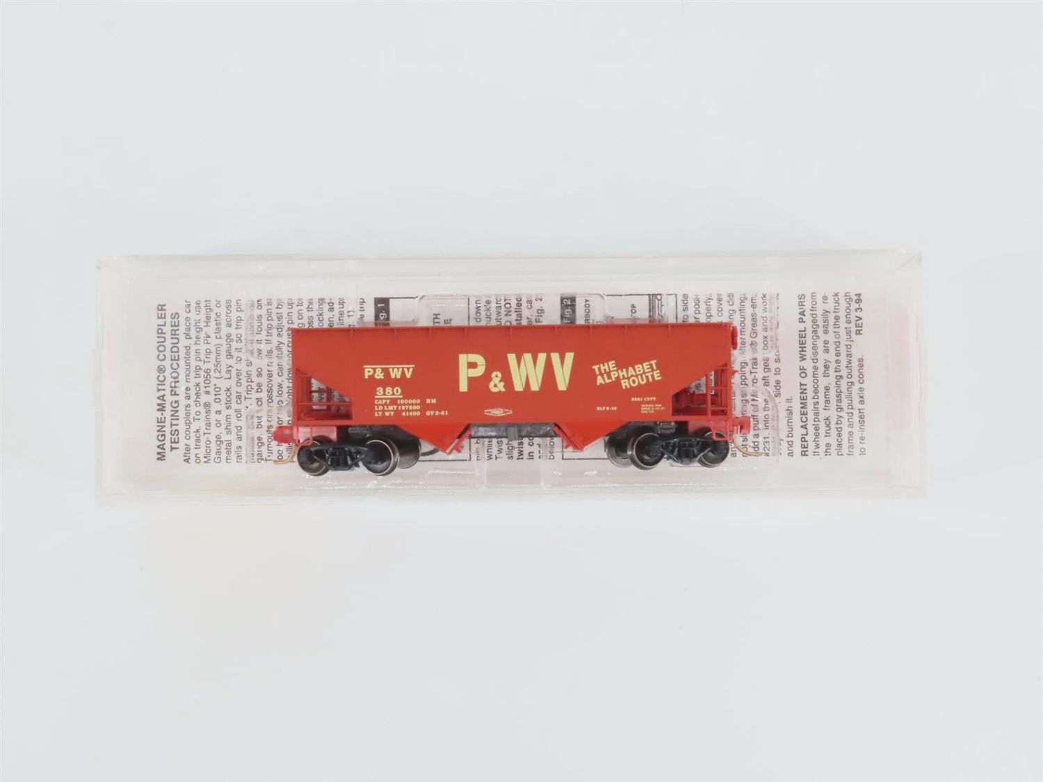 Used N Micro-Trains 33&#39; Twin Bay Hopper P&amp;WV Road #380