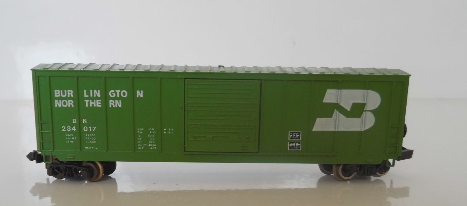 Used N Roundhouse 234017 50&#39; Boxcar