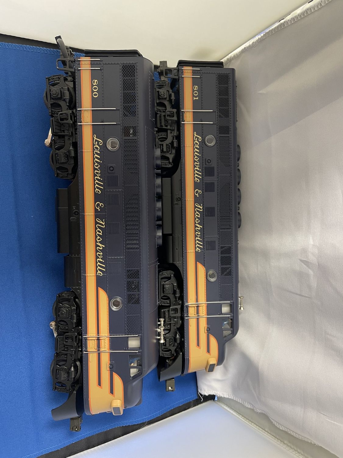 Used O MTH EMD F-3 AA Diesel set L&amp;N With Sound Rad #s 800,801