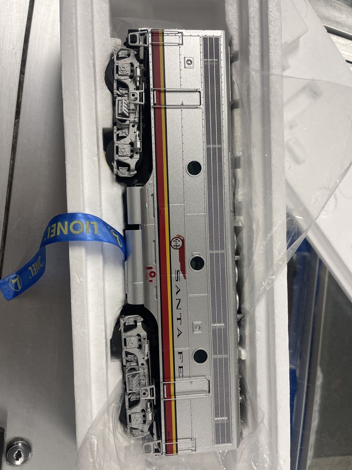 Used O Lionel Santa Fe F-3 B unit Diesel unpowered