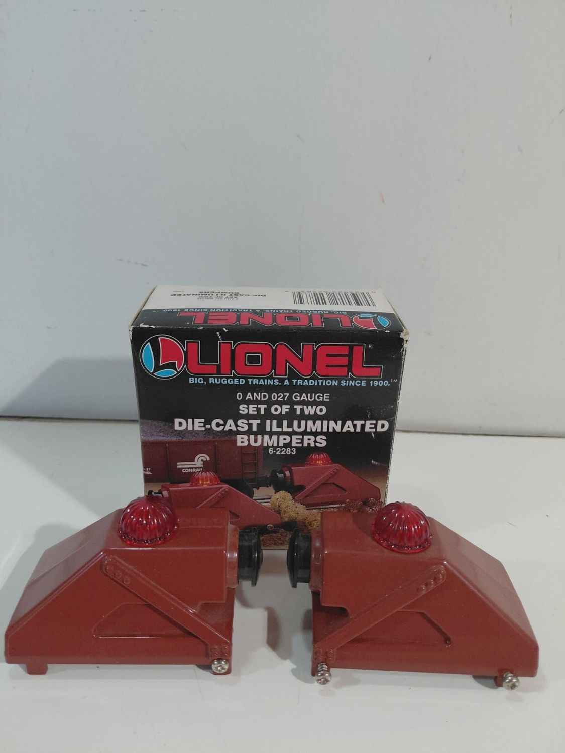 Used O Lionel Die-Cast Illuminated Bumpers (Set of 2)