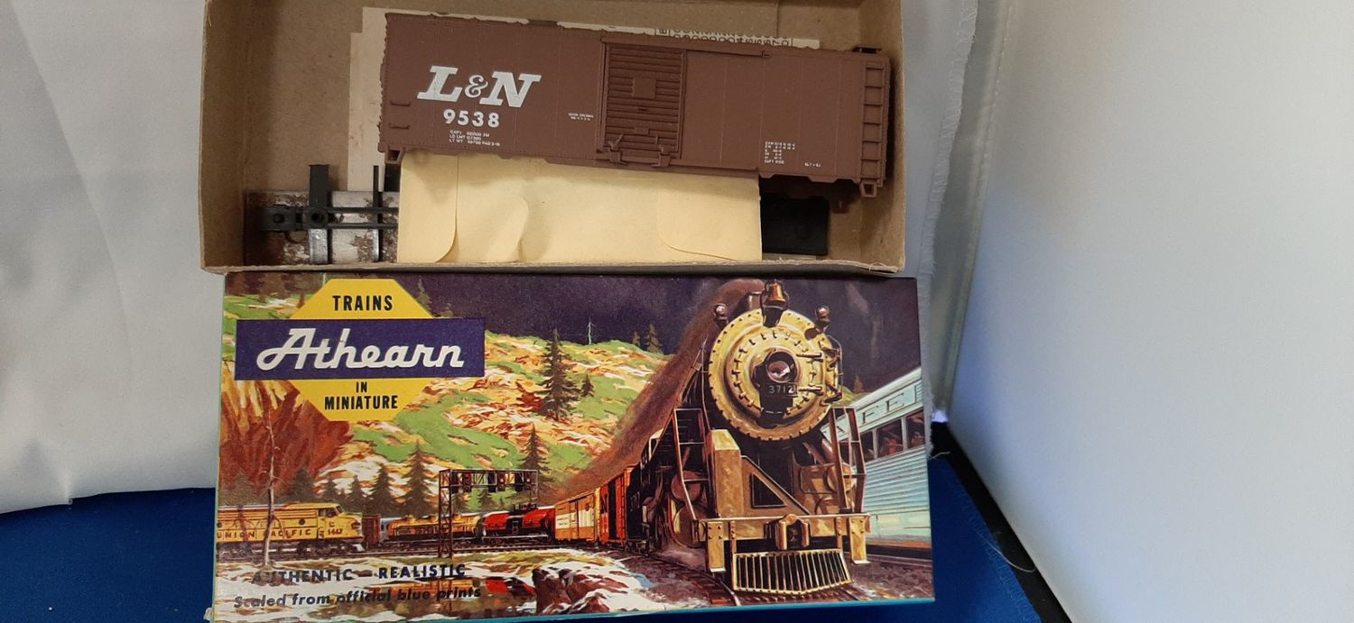 Used HO Scale Athearn L &amp; N Box Car #9538 Kit